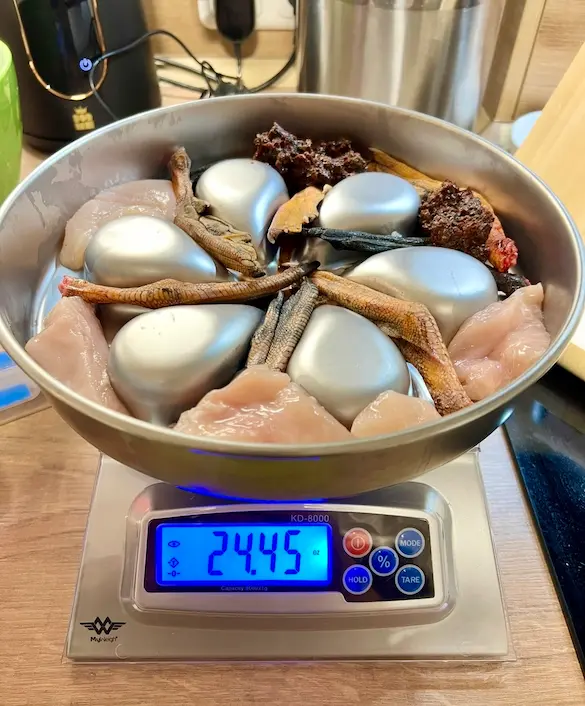 Digital kitchen scale for weighing raw dog food